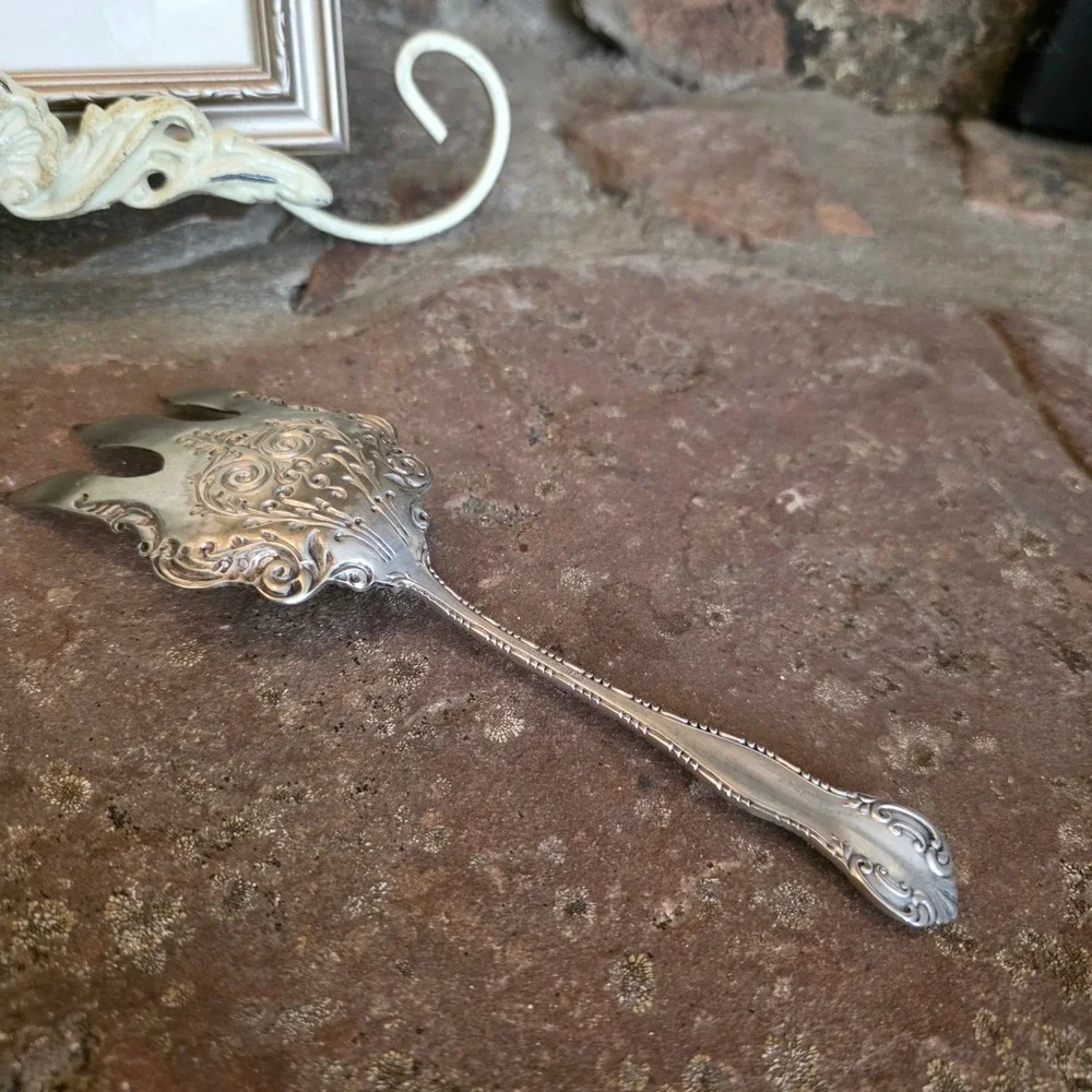 Wm Rogers & Son AA Remembrance Silverplate Cold Meat Fork Ornate Victorian 8.5in